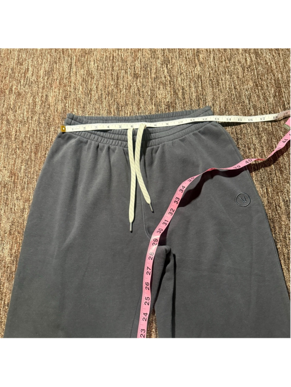 Vuori Sedona Wide Leg Split Hem Sweatpants lounge Grey Small - Picture 6 of 8